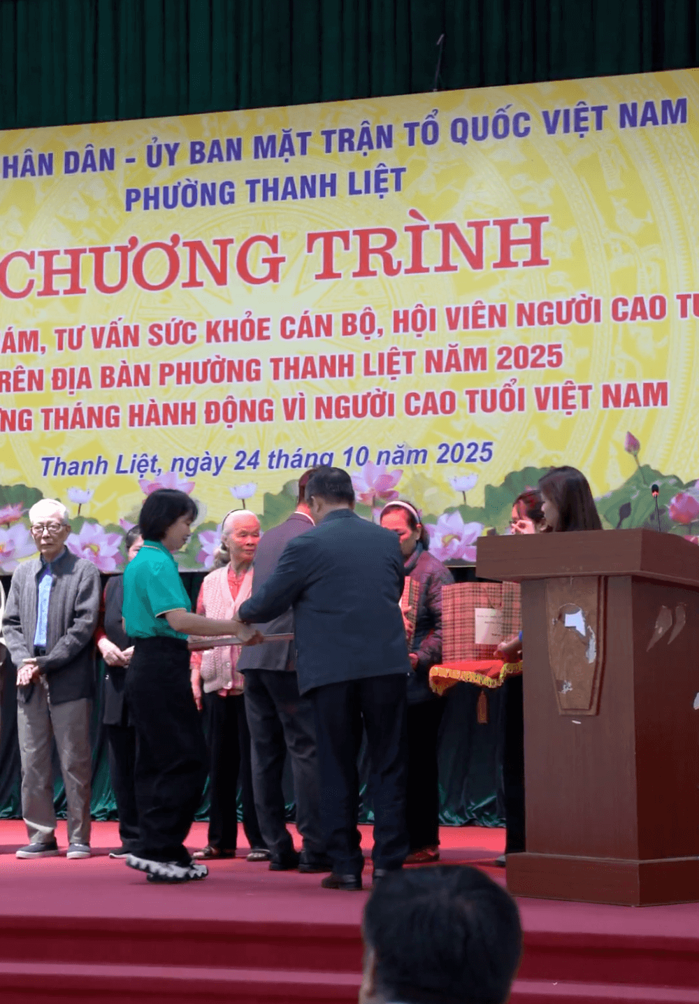 khám sức khỏe người cao tuổi