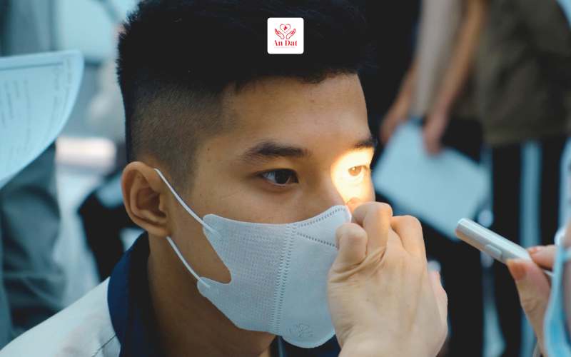 Khám sức khoẻ doanh nghiệp: Kiểm tra mắt